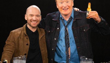 Jennie辣劲爆发，凭辣鸡翼挑衅，巨星向Jisoo下战书