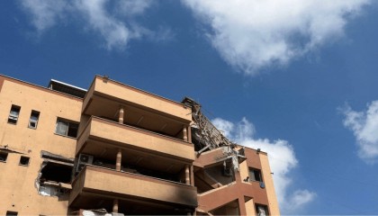 以军袭击加沙地带南部一医院 致3名记者在内14人死亡