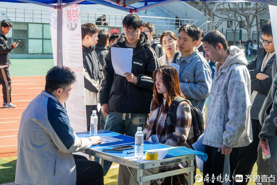 人工智能、半导体……中石大（华东）春招会，“硬科技”岗位抢手