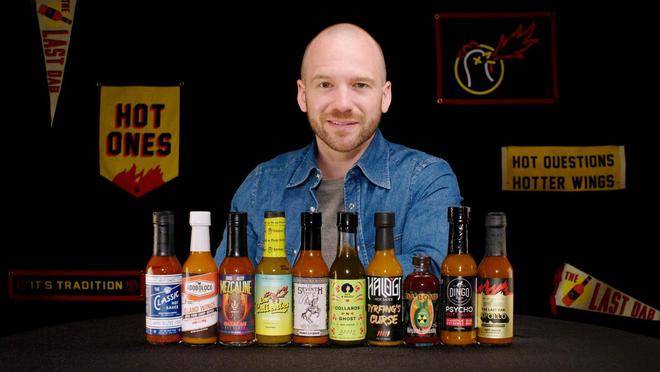 Jennie辣劲爆发,凭辣鸡翼挑衅,巨星向Jisoo下战书