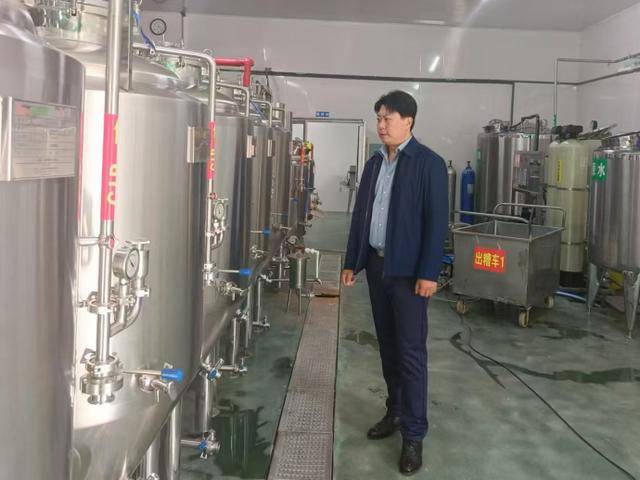 你学雷锋 我送鲜花 | 威海乳山:鲜花赠模范 礼赞劳动美