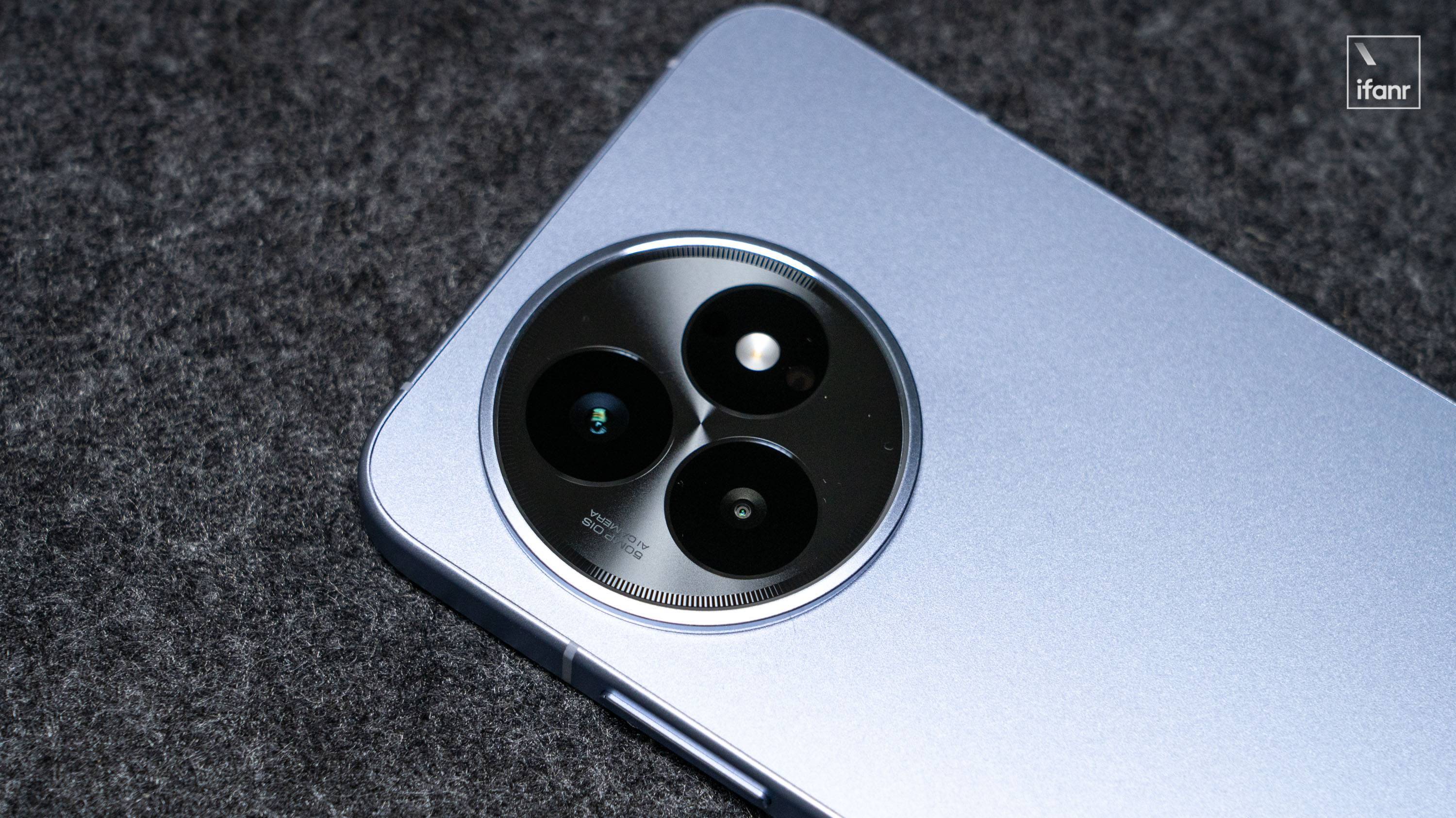 红米 K80 至尊版上手:一台想要和你踏实过日子的红米手机