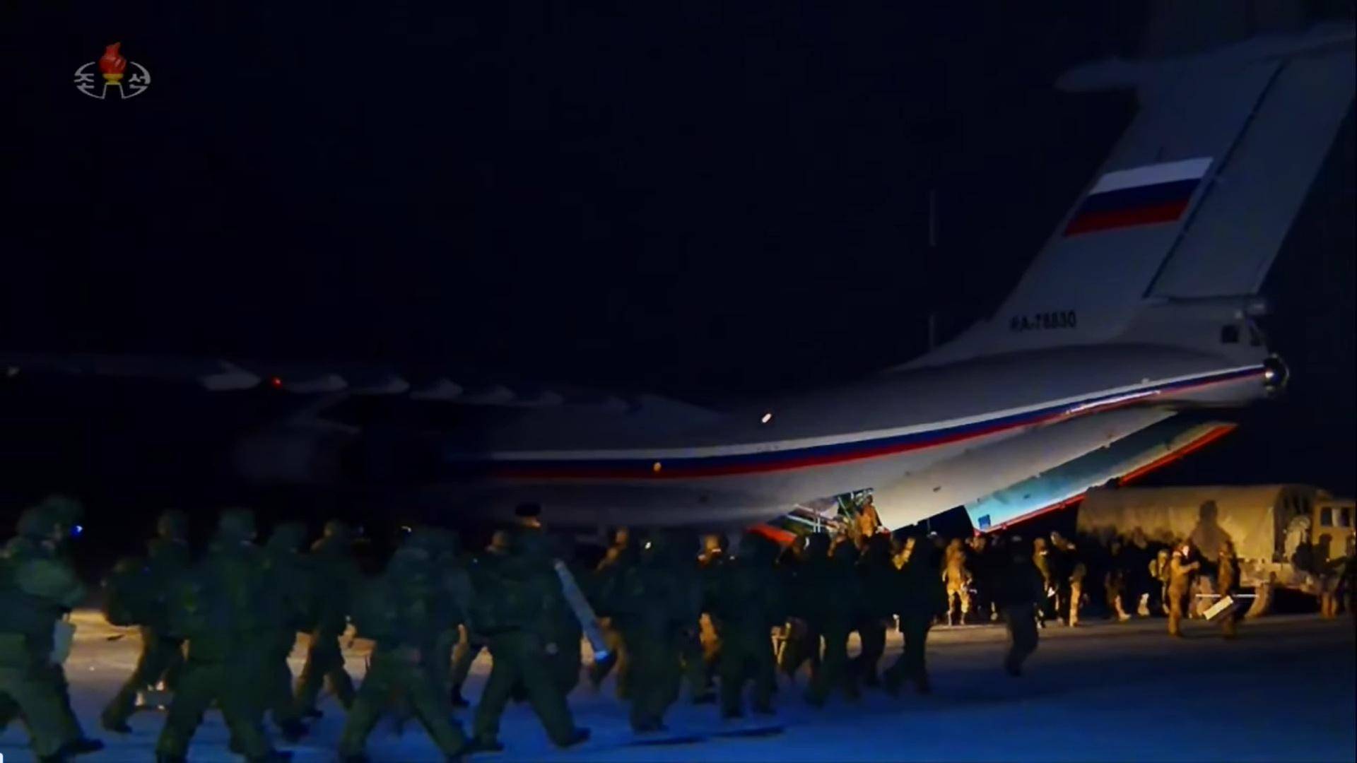 面对乌军包围,朝鲜少校与11名特种兵死战不退,牵着手拉响光荣弹