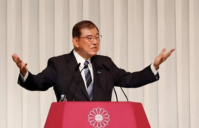 93阅兵释放密集信号,日本先破防,美高层要退场?中方底牌不再藏