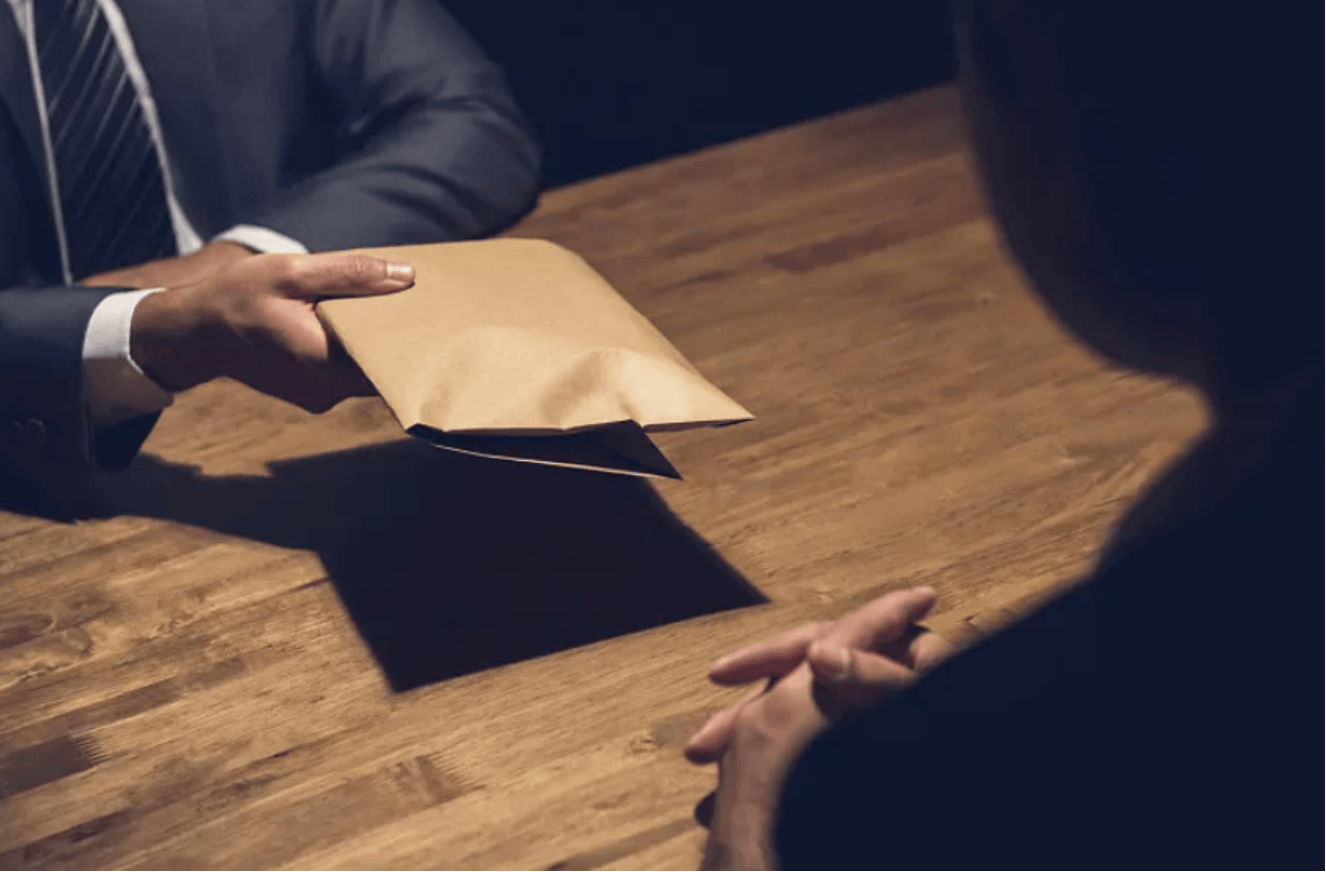 药代向30余名医生现金行贿192万,换来百神颗粒超千万销售额