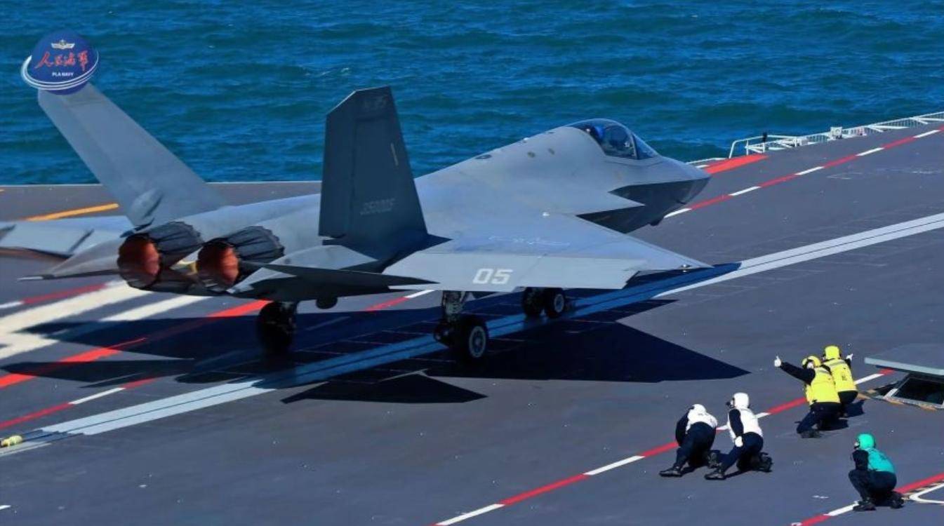 福建舰公布电磁弹射当天,美国代表团在北京,收到解放军一句忠告,值得美方认真领会